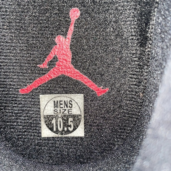 Men’s Air Jordan 11 Retro Low, Size 10.5, black - Picture 5 of 7